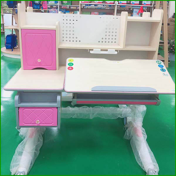 Bàn ghế học sinh thông minh<BR>chống gù chống cận A09 (màu hồng)